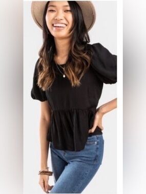 Nine West  puffy short sleeve top